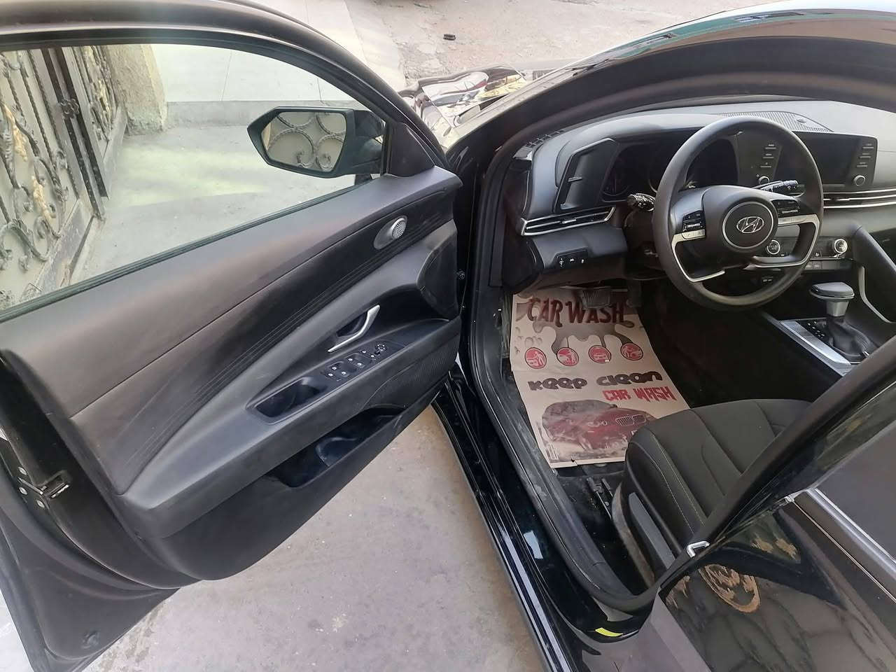 النترا 2023 محرك 2000 دوش  ماشيه 32  سياره جديدا 
بصمه
وتشغيل عن بعد
ورادار امامي خلفي
وتحديد مسار
 وتنبيه
 اندرويد وكار بلي
هواي مواصفات هاي اختصار عددت

سياره بسمي سنويه ل2029  اروح مباشر تحويل 
بدون مراوس 
145 رايدهه ***********
