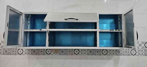 كاونتر المنيوم ٤ قطع 
كاونتر ٤ ابواب و مجر 
ملحق 
كاونتر تحت السنك ٤ ابواب وباب صواني 
كوارتز طبيعي لون رصاصي وحوض ستيل 

مكاني الشعب شارع عدن 
***********
السعر ٥٠٠ وبيه مجال
