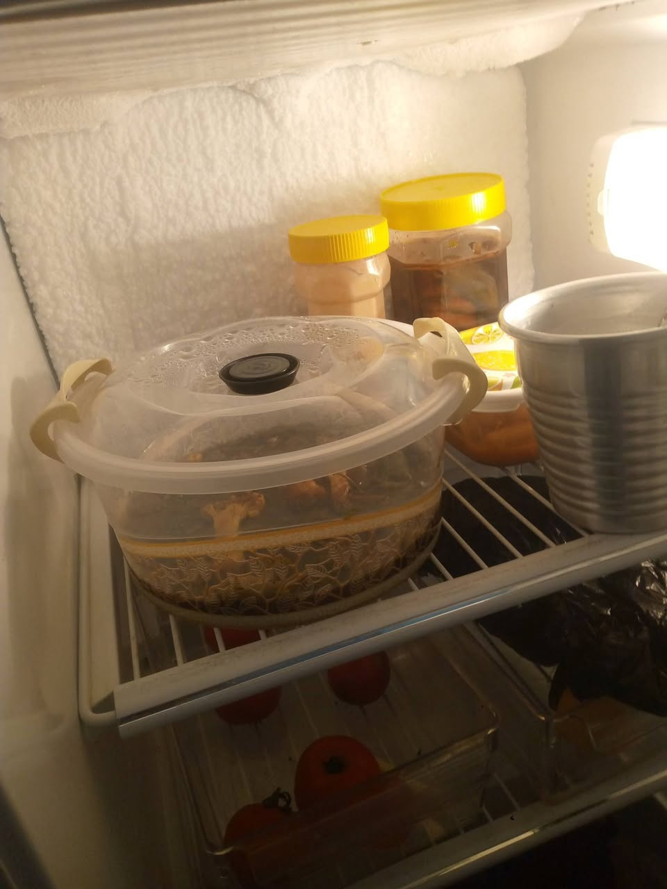 ثلاجه البيع نضيفه
السعر 150
رقم الهاتف ***********
