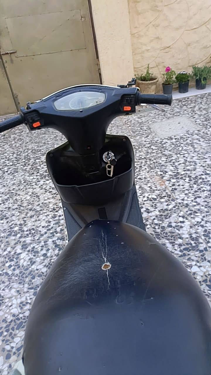 اسلام عليكم  اخواني دراجه ماكس ادرس للبيع الدراجه تخم تاير جديد كهربائيات شغله السعر 350 بيه مجال قليل المكان كربلاء حي العامل الرقم  ***********
