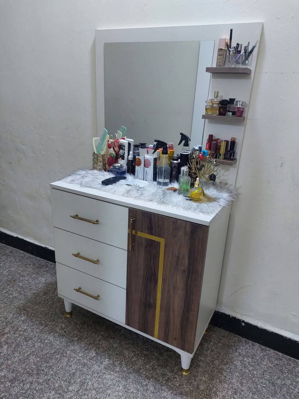 غرفه نوم ٥قطع مع دوشك والميز ٥٠٠وبيه مجال بسيط


**إذا كنت صاحب هذا الإعلان وتريد حذفه لأي سبب، رجاءا أرسل رسالة إلى الدعم الفني**