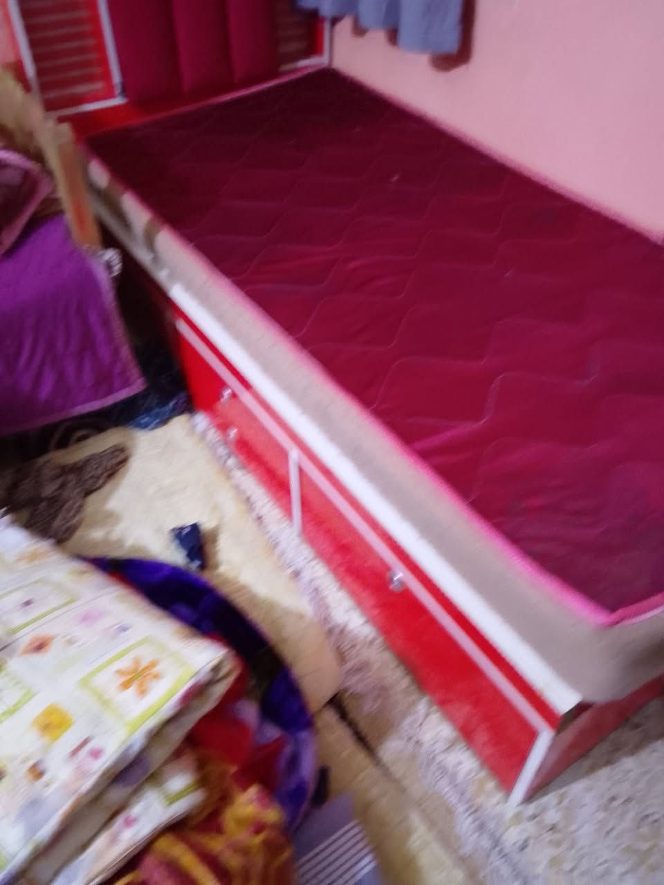 للبيع 60 ألف وبيها مجال. للاستفسار الاتصال على الرقم ***********
