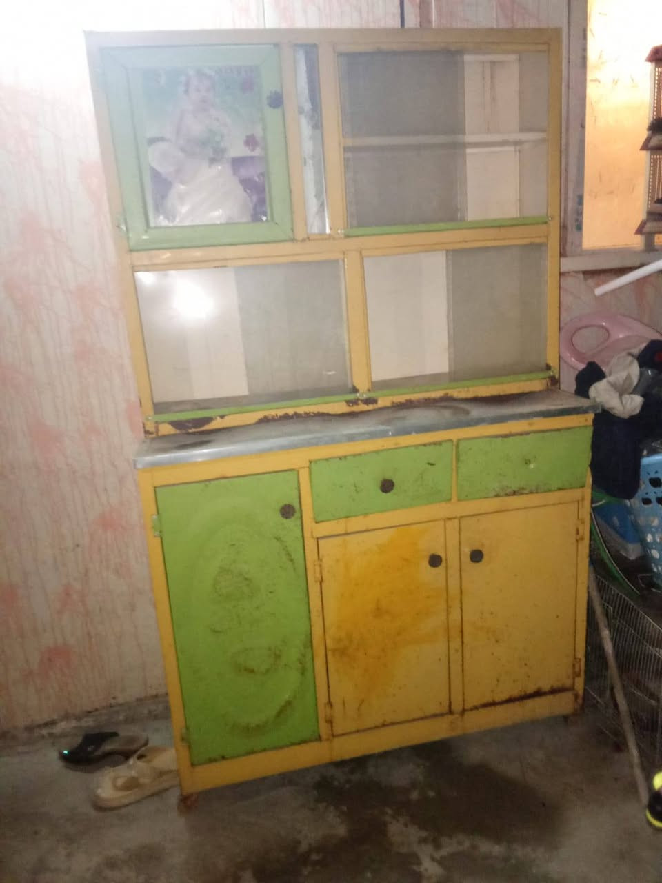 سلام عليكم ورحمة أغراض نظيفه تلفزيون اخو جديد كبير وكاونتر نظيف ايام زمان اي ظرر مابي كله حته جامه كامل وميز تلفزيون كلهن قفل 60 مكاني الحسينيه تقاطع ال12 رقم واتساب***********
