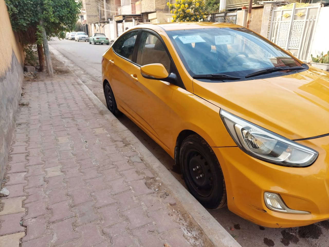 السلام عليكم اكسنت موديل 2016 اجرة للبيع مكينة وكير وتبريد واطارات وبطارية في حالة جيدة  حجم المكينة1400 مابيها اي  دوانز مصبوغة عام للجمالية مبدل جاملغ امامي جهة السايق 
السعر78 وبي مجال بسيط للاستفسار على الرقم  
*********** ومتواجد على النت
