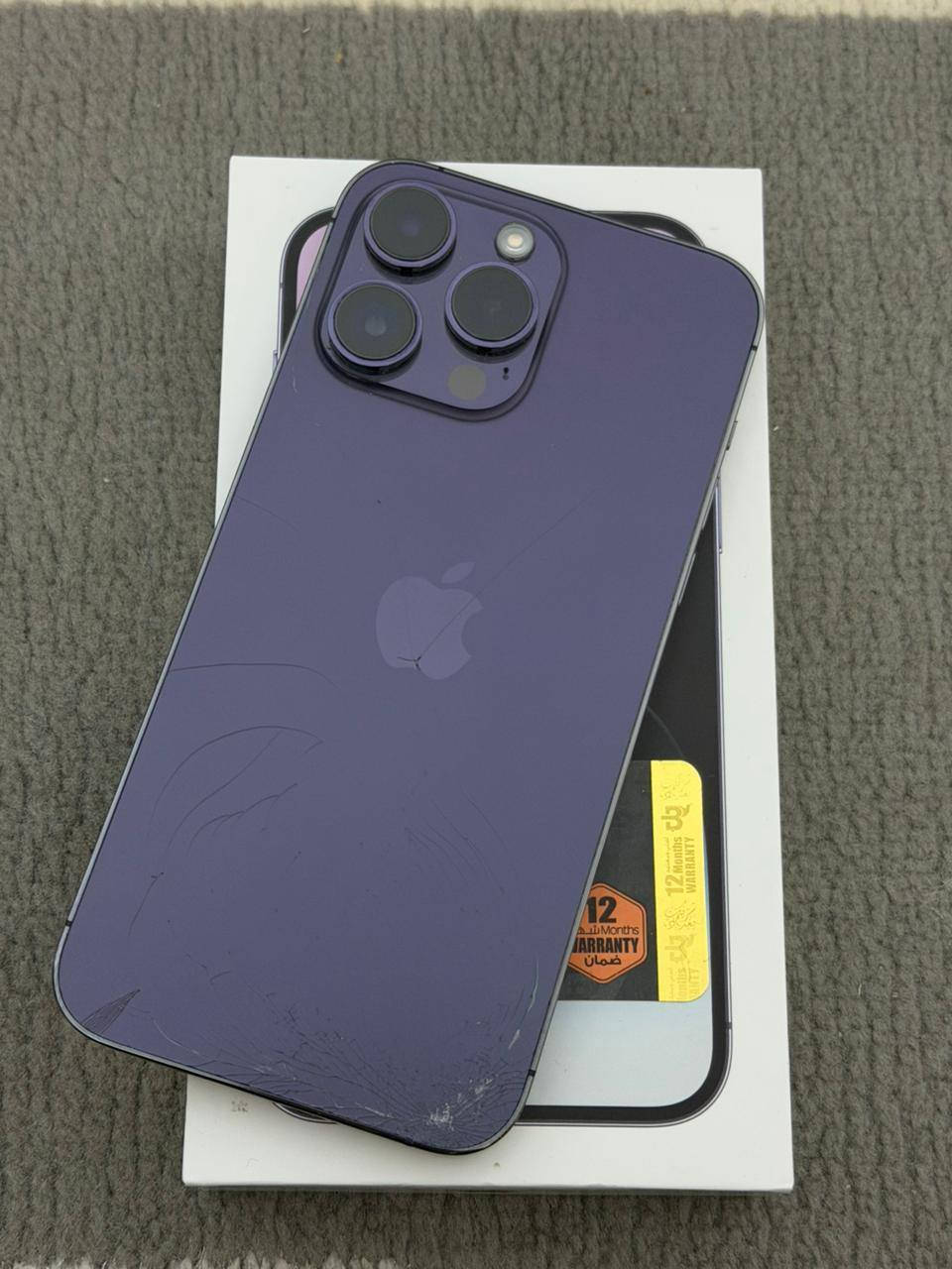 سلام عليكم ورحمه الله الهم صلي على محمد وال محمد الطيبين الطاهرين/14 برو ماكس دبل شرق اوسط بطاريه 87 جهاز شاصي نضيف جهاز فقط ضهر بيه كسر قليل فقط لباقي كفاله عامه ملحقات كامله نضافه 95 جهاز ع ايدي بلادي  سعر 925 بيه مجال حق جيهه واتس ***********
