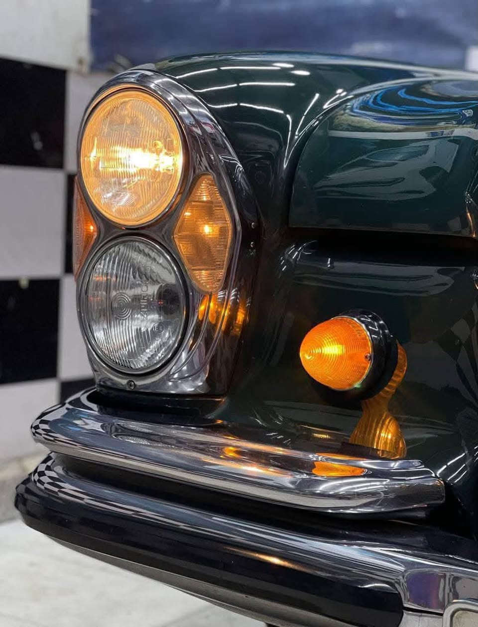 مارسدس انتيكا موديل 1969 كير اوتماتيك تبريد جاهز كير ومكينه كفاله بيها مكانات صبغ رقم بغداد انكليزي هزه وفحص جديد مكانها بغداد سعر (20000$ دفترين)        ***********
