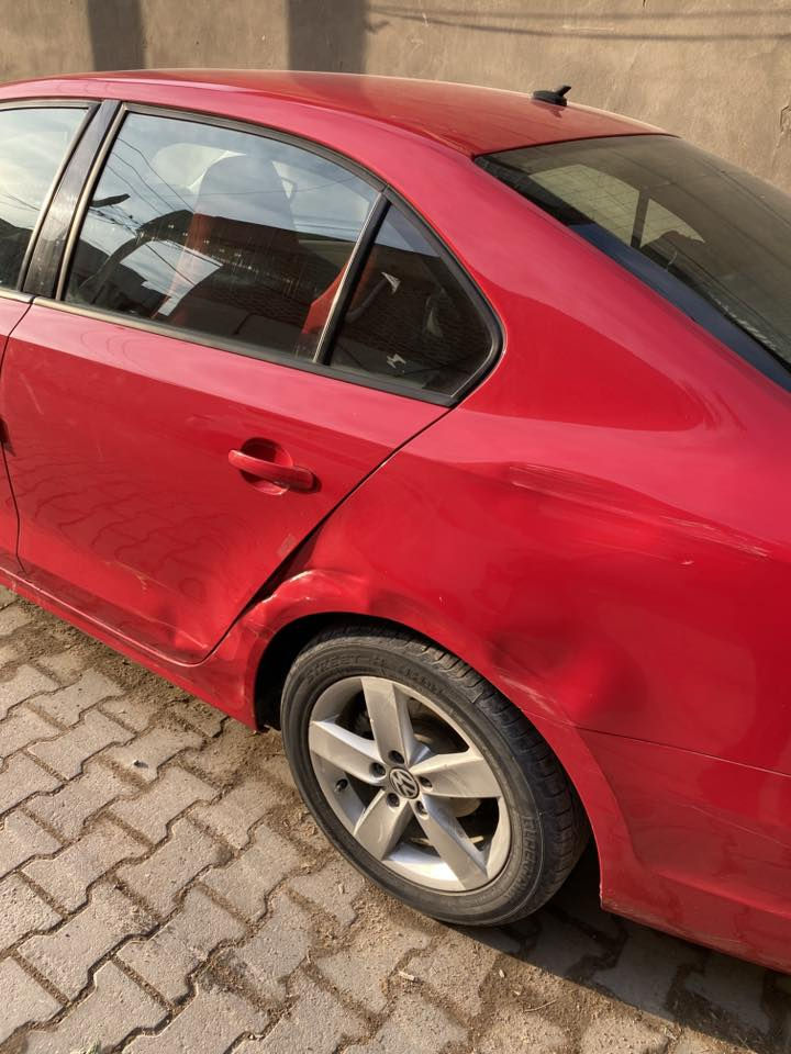 جيتا فولكسفاجن ٢٠١٣ اللون احمر 
فول مواصفات 
 وكالة المانية 
ضربة بسيطة بالجاملغ خلفي جهة السايق موجود بالصور 
ماشية ١٦٩ الف km
السعر ١١٠ 
التواصل على ***********
