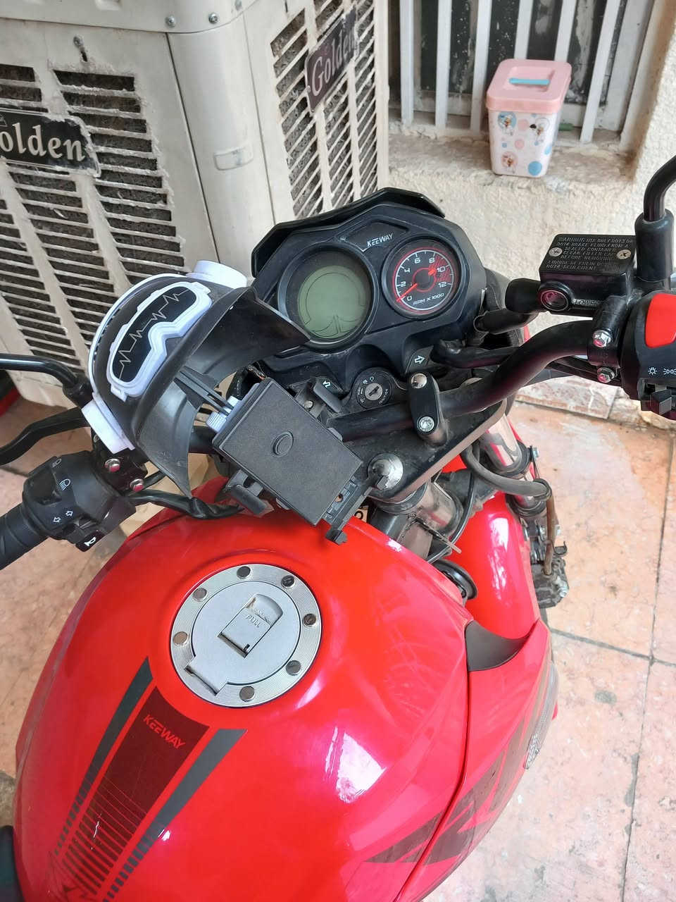 سلام عليكم دراجة ار كي للبيع موديل 2025 مرقم كامل سنوية واوراق كاملة دراجة زيرو ماشية 1500 صارلي شهرين اشتريتهة من عجلة الخليج سبب البيع ظروف مكاني بغداد مدينة الصدر قطاع 4 السعر (2700) وبيها مجال ***********
