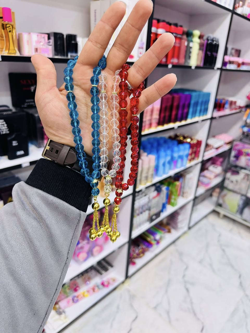 ///—- قسم الكوزمتك //__
من داخل معرض أوسكار 
—- اكسسوارات 
__ ألبسة 
__ مكياج 
_ عطور 
🫶🫶🫶🫶🫶🫶🫶🫶🫶
📍📍خانقين // شارع الكورنيش 📍📍
☎️☎️*********** ☎️☎️واتساب 
🫶🫶🫶🫶🫶🫶🫶🫶🫶🫶🫶🫶🫶
