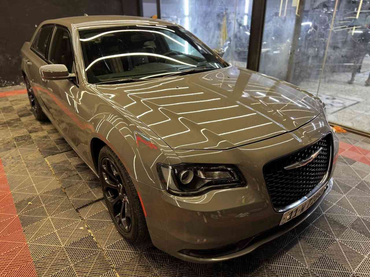 موديل 2019 كفالة عامة كارت فقط موضح بالتقرير
مواصفات s بدون بانوراما السيارة جاهزة من كلشي لون سمنتي بغداد باسمي 
داخل جلد اسود نظام تدفئة مقاعد ومري جانبية 
نظام قيادة سبورت وعادي 
ماشية 79 الف ميل 
السعر 270$ وبيها مجال قليل ماكو نفس موديلها ونظافتها بهذا السعر 
للبيع او مراوس باقل
مكانها النجف
***********
