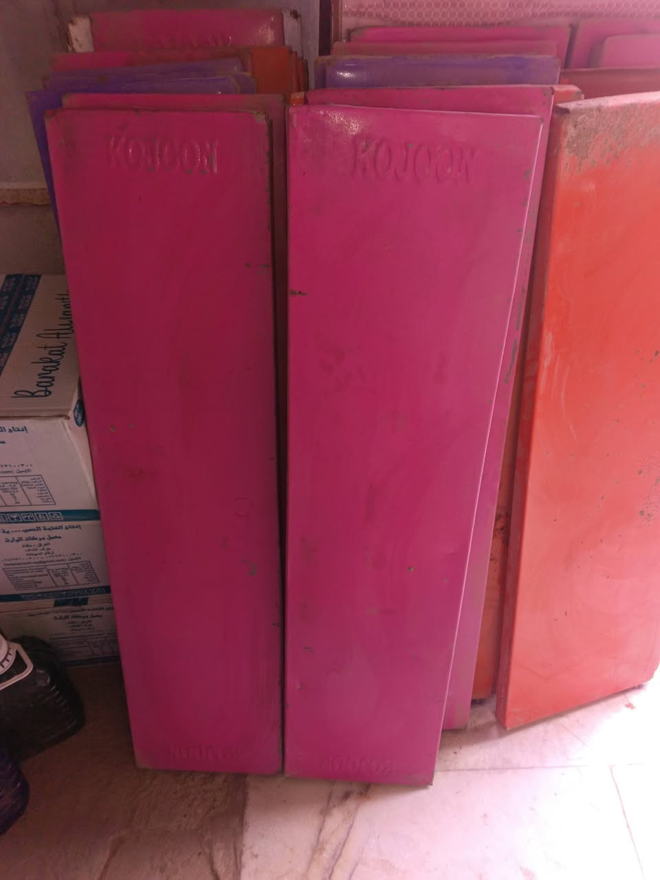 سلام عليكم 20 رف للبيع نضافه 95/100 السعر خاص للاستفسار *********** 📞
