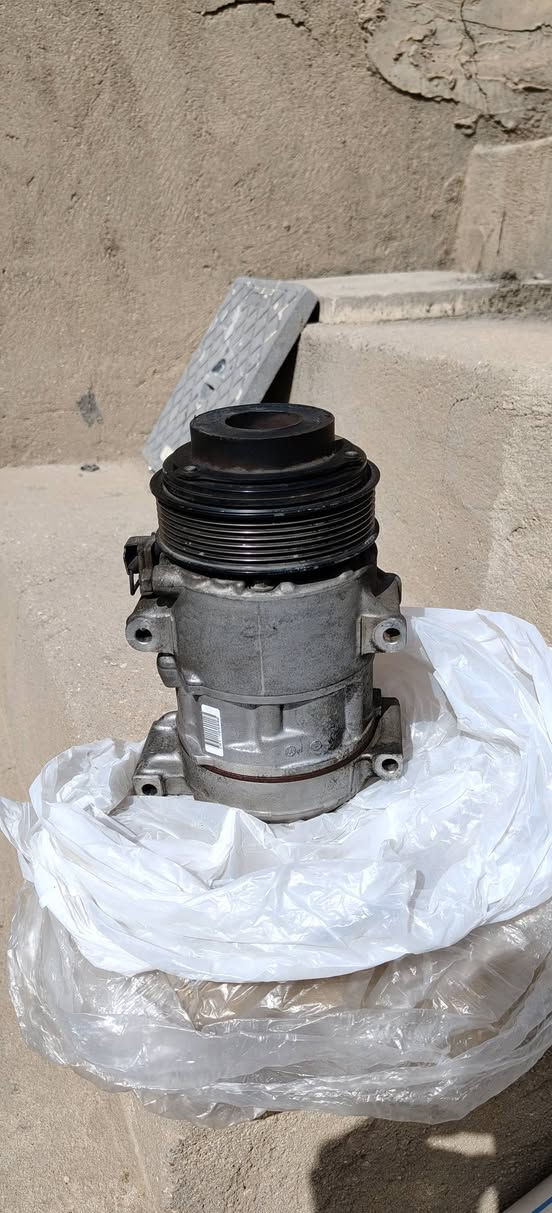 السلام عليكم مراوح افلون نقص بس ماطور نضيفات .كمبريسر تبريد مال كصه سينا وافلون كامري سته سلندر .للتواصل ***********
