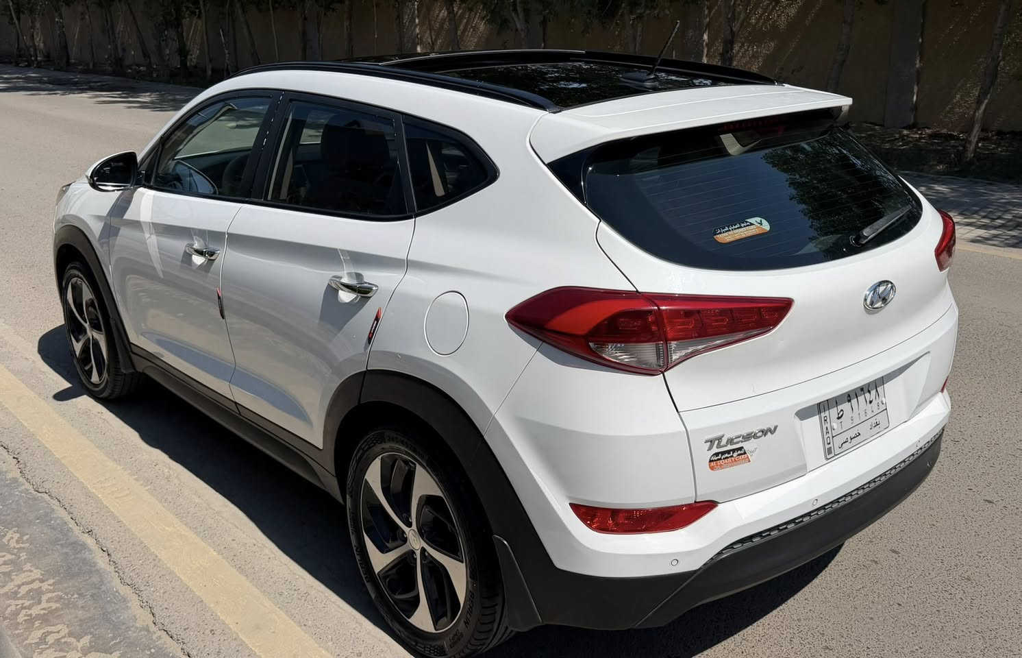 توسان 2018 خليجي بنراما شاشه كامره كراسي كهرباء تبريد خلفي محرك 2000 دوش
تخم تاير جديد قبل سبوع شاده 
بيه بارد باب الخلفي ورا سايق شبرين بارد وبيه 4 اصابع بارد بل بنيد خفيف كلش والباقي مكفوله 
تحويل ثاني يوم بسمك عنوان سياره بغداد الاعضميه 7 ابكار 
السعر ...167... قفل 
***********
