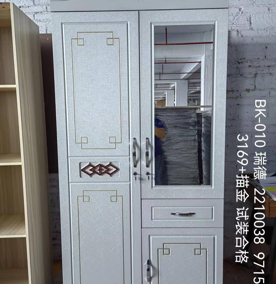 أنواع الكتاتيب 2 باب و 3 باب وكذلك يتوفر 4 باب بألوان واشكال مختلفة 
كنتور الخشب MDF الضهر بلوك 13 ملم  يعني قوة + متانة
متوفر جميع الالوان والموديلات وباسعار مناسبة مع الشد والنقل تخفيض
للاستفسار مراسلة او اتصال 📞 
***********
#معرض_الفارس_للاثاث #اثاث #كنتور #خزانة_ملابس #غرفة_نوم_شبابية
