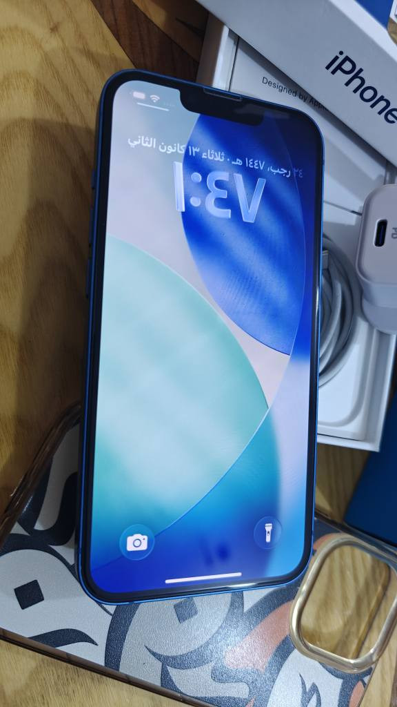 ايفون 13 أزرق.
الذاكرة 128 جيجابايت.
البطارية 89%.
نسخة الشرق الاوسط .
 الجهاز "شد بلاد" وممفتوح نهائيا .
الجهاز بحالة الوكالة،نظافة 100%.
الملحقات:
الكارتون الأصلي.
كيبل الشحن الأصلي.
شاحنة انكر اصلية وكالة .
كفر.
الموبايل ماخذه جديد واستخدام شخصي خفيف  وشرط الفحص.
السعر 450 الف وبيه مجال بسيط.
الناصرية حي الحسين.
للتواصل *********** ناصرية, ذي قار
