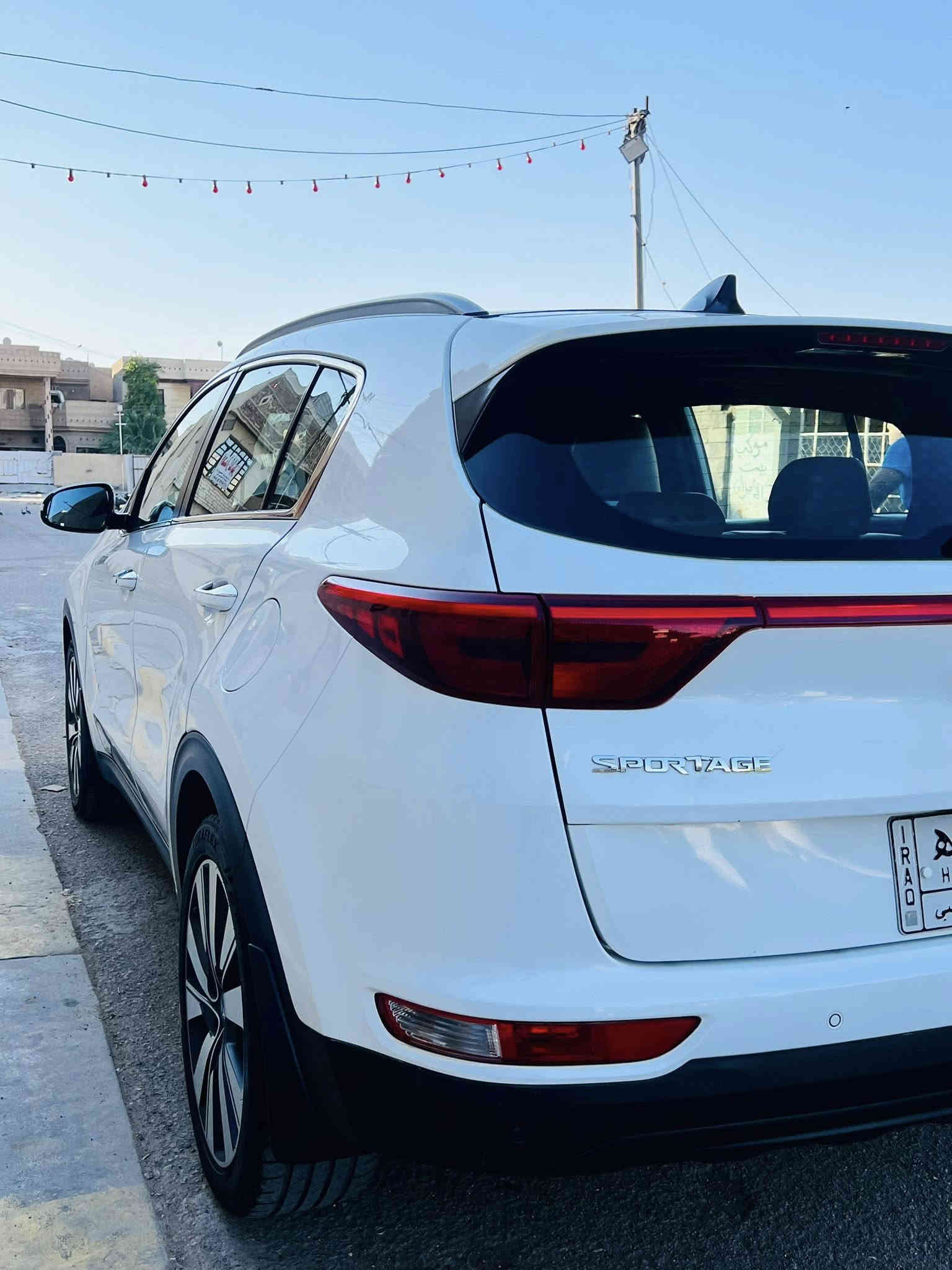 السلام عليكم
كيا سبورتج خليجي فول-مواصفات الجيتي لاين موديل ٢٠١٨ بوضع الشركة الوكالة
رقم بغداد فول مواصفات ١/١ معروفة 
محرك ٢٠٠٠ دوش 
رقم بغداد تحويل ثاني يوم
مكفولة عام من الصبغ والتبديل والبارد
بانوراما.بصمة دخول وتشغيل.سايد بريك بصمة.مانع منحدرات.شاشة كبيرة.اريل نفكيشن.شاحن واير ليس ..اوتو هولد.جنطة كهرباء.كشنات جلد بلادي و كهرباء.داخل لونين حمصي واسود.حساس امامي وخلفي.خمسه ويل كب .قطعتين تبريد بيانو.كامرة خلفيه.تحكم ستيرن.
شاشه قرائه الاعطال 3 انضمة قيادة  
سيارة جاهزة من كل النواحي 
 السعر ١٩٥ بيهةمجال بسيط جدا
بغداد السيدية

***********
