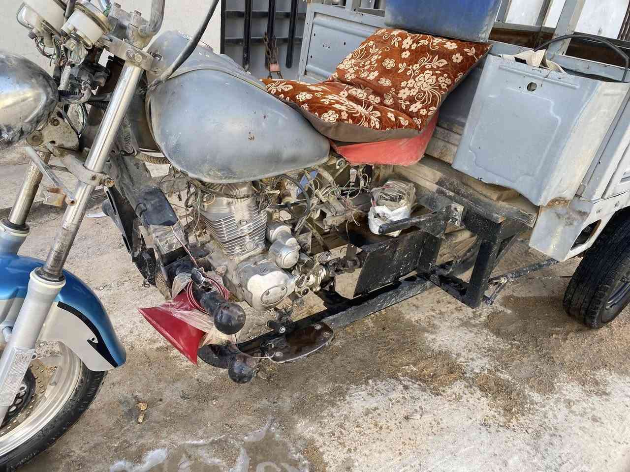 ستوته للبيع 2016مكينه٢٠٢٤ دراجه ما عيزه شي كبل للشغل هاي كدام عينك سعر ٩٥٠./***********
