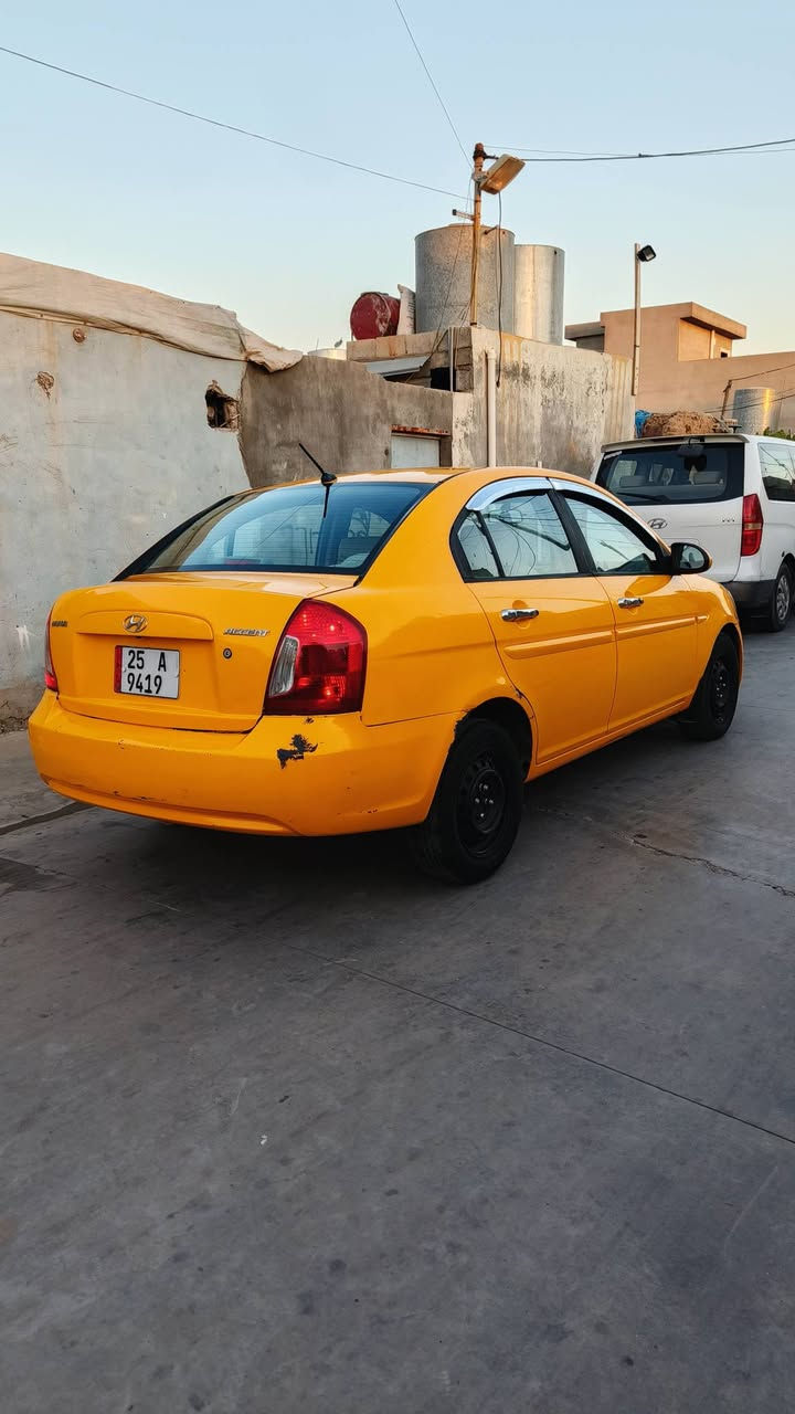 السلام عليكم
اكسنت موديل  2008 كندي سنويه لل 27 شرط التحويل دفتر بانزين 
فول مواصفات كير اوتماتيك 4جام كهربائي قفل مركزي 
مري كهربائي ضرر بي باب سايق مبدل بلادي و جامرلق خلفي بي معجون جوه قبق بانزين 
4 تايرات جديد محرك شرط
كير شرط  السعر 85 وبي مجال قليل 
عنواني كركوك حي النصر 
***********
