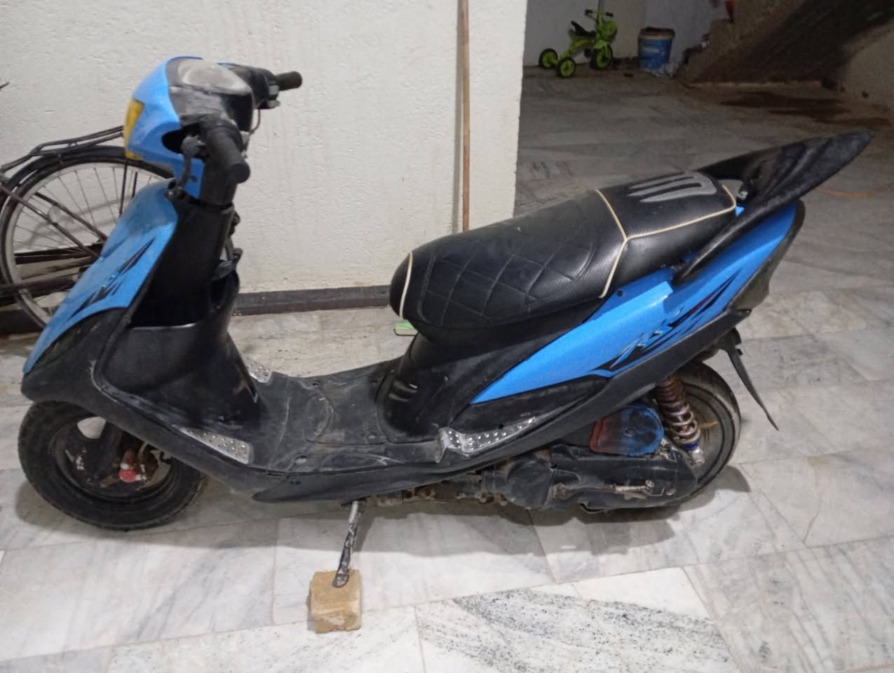 سلام عليكم دراجه ماكس عدله للبيع دراجه نضيفه وحلوه دراجه مفتوحة 50بلا كهربائيات شغاله نكره سلف السعر 400وبيهه مجال قليل مكاني ناصريه مركز رقمي للتواصل ***********(موشراي لاتعبني)✓
