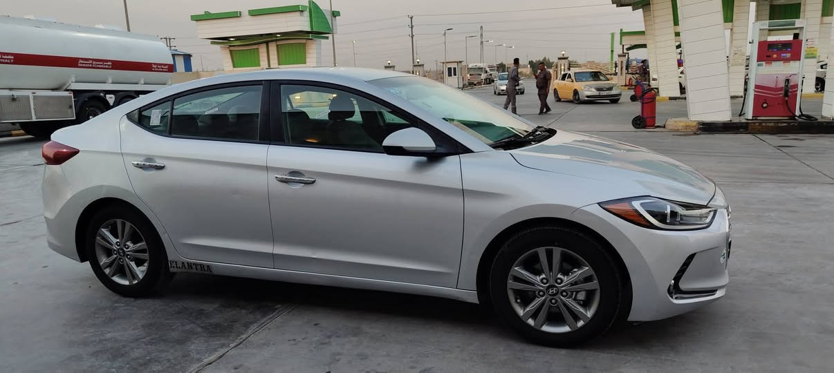 سلام عليكم سياره البيع النتره وارد امريكي موديل17 مكان الناصريه ذي قار سعره128 وبيه مجال***********
