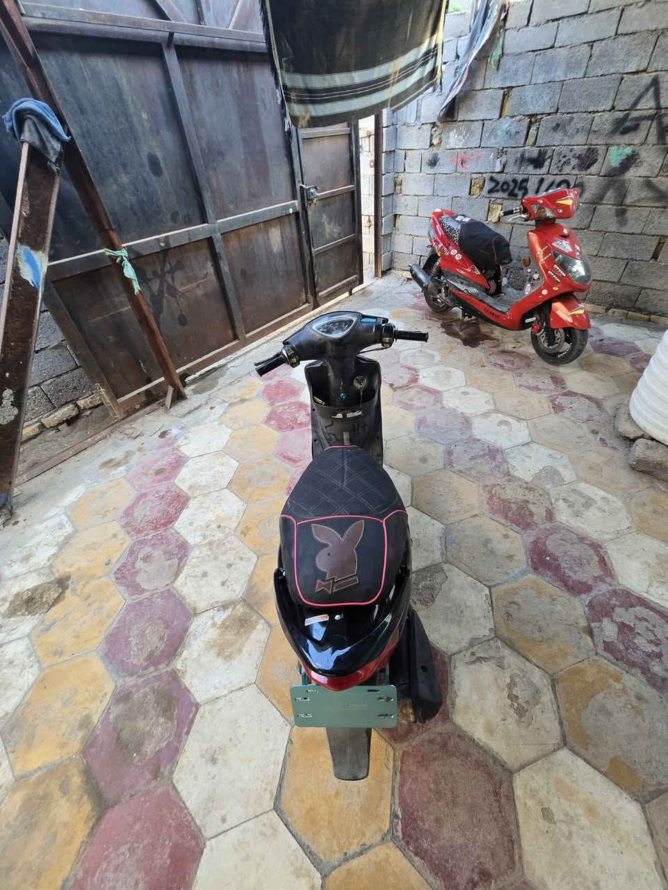 سلام عليكم
ماكس عدله للبيع 

الدراجه ختم واحد زي المكينه حتى قبق البانزين 

بس كفرات واصلايت مو تجاري 

بيه يدات جي سبيد 

قبق فلاوين ان سي واي 

قطره انسي واي 

فراك بريك أن سي واي 

قاعدت رقم دبليو اف

شيال دبليو اف 

فج برمبو 

شفت ويل دبليو الف 

قبق عنبار دبليو اف 

وياله نجمه 

قبق هندر سمارت 

كلج امامي رياضي مال تفصيخ خلفي بلادي 

صدر ار بي ام

اشاير اربع ولفات  دراجه شغاله. من الطول لطول 

مفتوحه بس ولفات اي شي باقي مكفول بيه 

دراجه ماناقصه برغي 

سعره  800وبيه مجال قليل حك جيه

مكاني ناصريه سوك الشيوخ ***********
