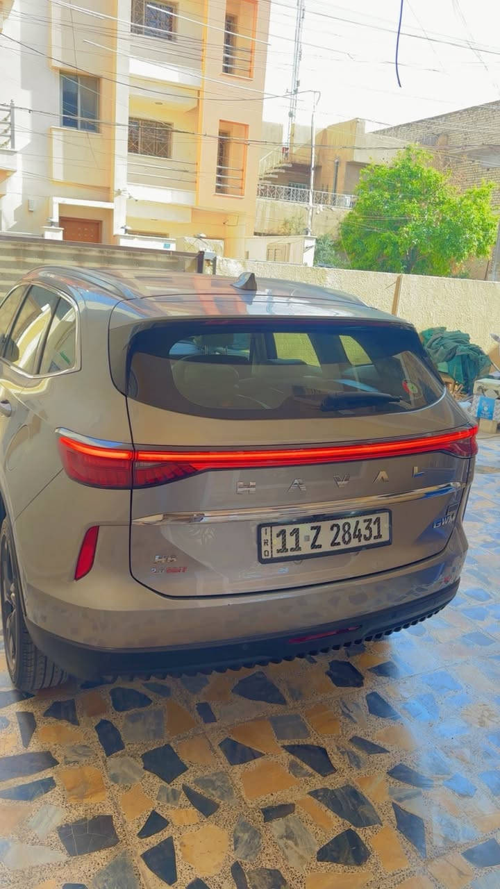 haval H6 2023
فول مواصفات للاخير اعلى فئة... 1/1
ماشية 93الف
قابلة للزيادة
كفالة عام
بعدها بضمان الشركة
مكينة 2000 سيسي تيربو
مواصفات السيارة:
سقف بانوراما
بصمه تشغيل وابواب وصندوق
گير ماوس
شحن وايرليس
كشنات كهرباء تدفئة وتبريد مع المقو
كشنات جلد
شفتات سرعة
تحكم بالمرايات الجانبيه كهربائي
حساسات اماميه وخلفيه
حساسات جانب السياره
كامرات محيطيه 360 درجه  بتقنية 3D  و 2D
مصابيح ليد و زينون 
. اصطفاف تالقائي
. قيادة ذكيه
. مانع انحراف عن خط المسار
. توقف ذاتي
. مانع اصطدام
.  حساسات في الايطارات 
. تنبيه نقط عمياء .
مانع انزلاق 
. رادار امامي و خلفي  
. فرامل ABS
. قفل باب تلقائي. وضعية الراحه  
فطر وشخوط بالدعامية الامامية
عازل حراري على الزجاج 
والكثير من المواصفات الباقيه 
ملتزم بالصيانة وبعدة بالضمان واني ماخذة زيرو
رقم بغداد بإسمي تحويل مباشر 
السعر 25 مليون 
***********
