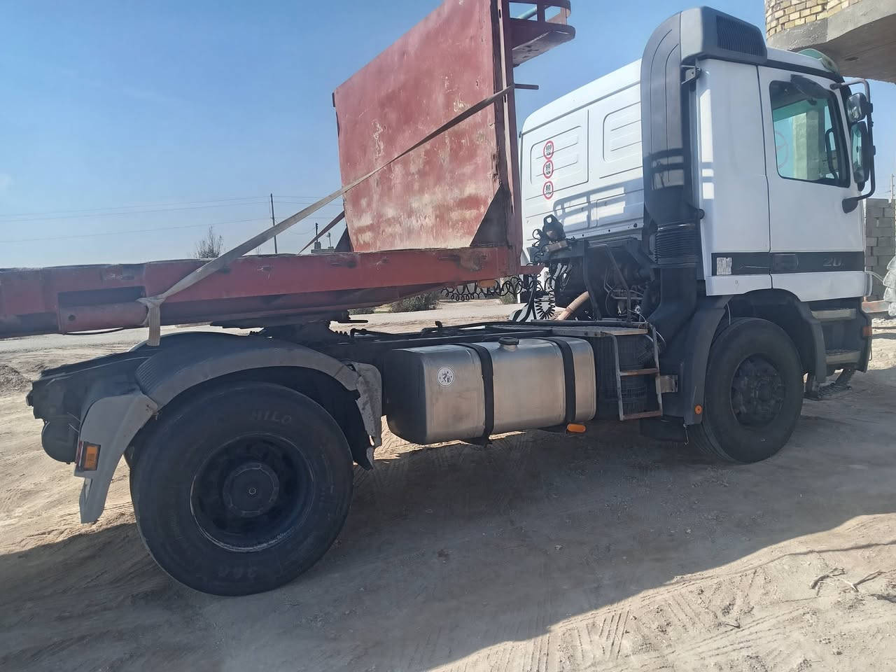 للبيع اكتروز ٢٠٠١ تك سبرنك بلادي قلاب بلادي منضومه كامله مرسومه بلسنويه لوري قلاب  سنويه ٢٨ بسمنه رقم ذي قار  وياها عربانه فلات بلوم ٣محاور جاهزه للعمل تريد بس راس او بس لعربانه مو مشكله مكاني ناصريه فجر *********** مكلف بلنشر
