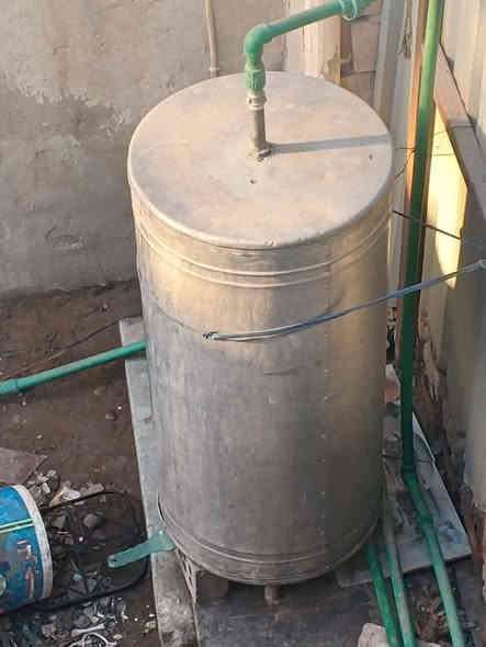 كاونتر تسكام مابي أي ضرر 
وطباخ مقطوره 1000لتر كيزر فرن غازي 
غراض بيت مستعجل عله بيعتهن 
تواصل واتساب 
***********
