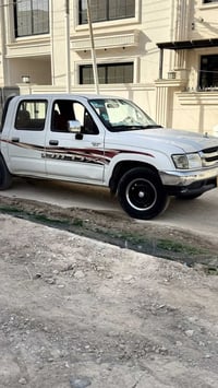 هايلوكس • ٢٠٠٥ • رقم صلاح الدين