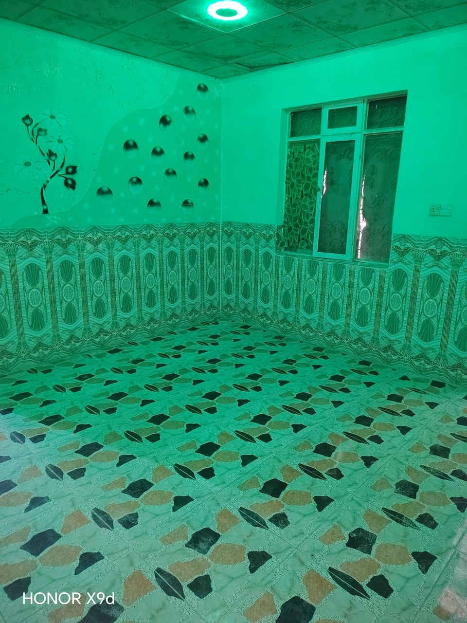 الايجار حي السماح التسعين غرفتين نوم وهول واستقبال مطبخ وصحيات كراج     السعر 200 ***********/ ***********/        مكتب تاج الملوك
