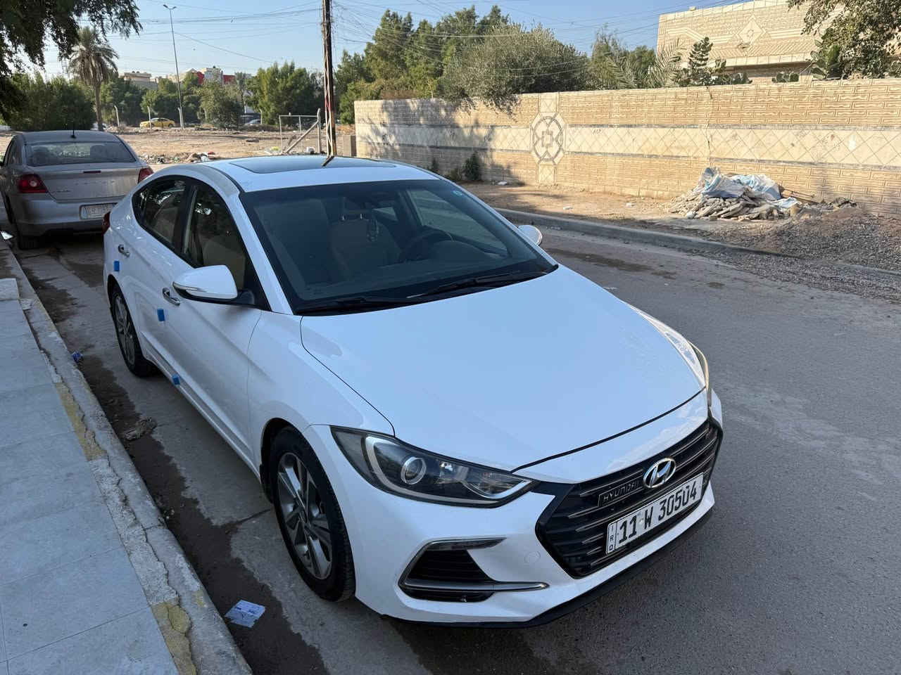 السلام عليكم . هونداي النترا 2018 فئة السوبر وارد خليجي المواصفات فتحة سلايت محرك 2000 حساس امامي وخلفي اصلي ماشية 84  داخل بيجي شاشة وكامرة مكفولة من الصبغ ولحادث ولبارد مكان السيارة بغداد جانب الكرخ حي العامل السعر 155 رقة رقم الهاتف *********** بغداد, العراق
