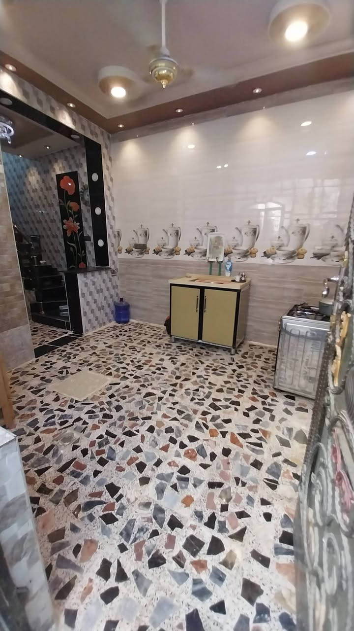 دار للبيع ١٠٠م مربع ركن زراعي غرفه وصاله ومطبخ واستقبال وحمام داخلي وخارجي السعر ٤٠مليون وبي مجال البناء طابوك الأساس وسكف صب كونكريت عنوان الدار البراكية شارع المعمل مقابيل شارع المطار القديم مراجعة مكتب بغداد للعقار بادارة أحمد الكريطي ***********
