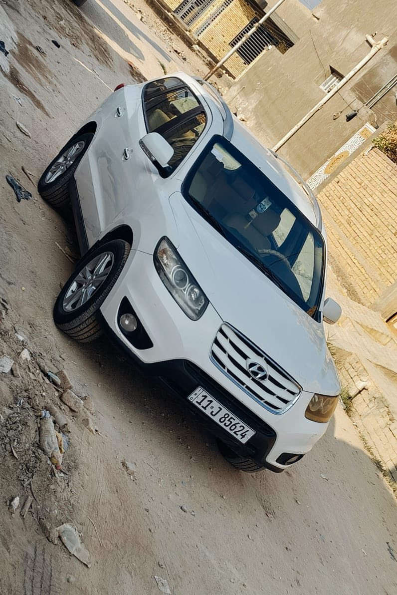 السلام عليكم 

سنتافيا خليجي 2011
مواصفات الشركه العامه 
6 سلندر 
7 راكب 
بيهه صبغ باالجاملغات الاماميه اثر طخات بسيطه بدون دواخل 
سياره كير محرك حداديه تخم تاير سياره جاهزه ما محتاجه اي شي 
مكانهه ناصريه قضاء الرفاعي 

***********
