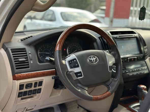 (بسم الله الرحمن الرحيم )

لاندكروز 🔥 2014 💣 ساز 

فول مواصفات 💯 :

1- فتحة 🕳️
2- بصمة 🔐
3- كرسين كهرباء ⚡️ 
4- ايرباك 8
5- شاشة 🖥️
6- حساس خلفي وامامي 
7- زراك لايت 

العداد : 150.000 km ✅

السيارة جديدة جداً مكفولة من الصبغ ✅ 

#السعر 39.800 $
398 ورقة للتفاوض او للاستفسار الاتصال على الرقم 

***********
***********
#مسلم
