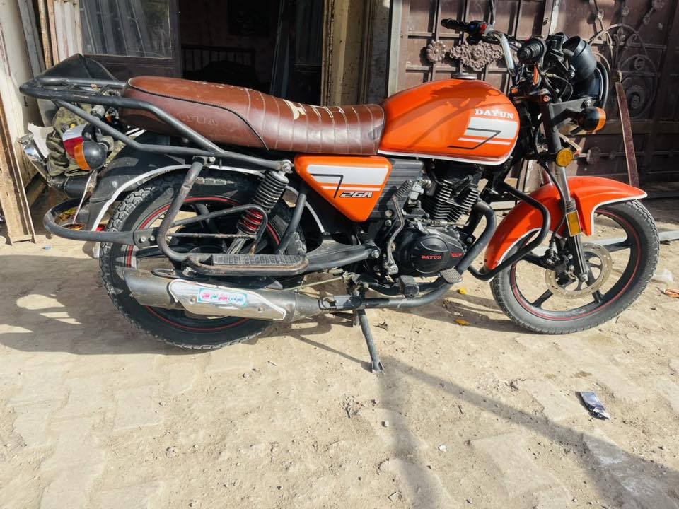 السلام عليكم دايون مديل ٢٣اوراق اصولي  ‏دراجة مكفول من كل شي  مكفول من البرغي البرغي  محرك كهربائي بل كارتون السعر١٦٥٠بيه مجال مكان طوريج ***********
