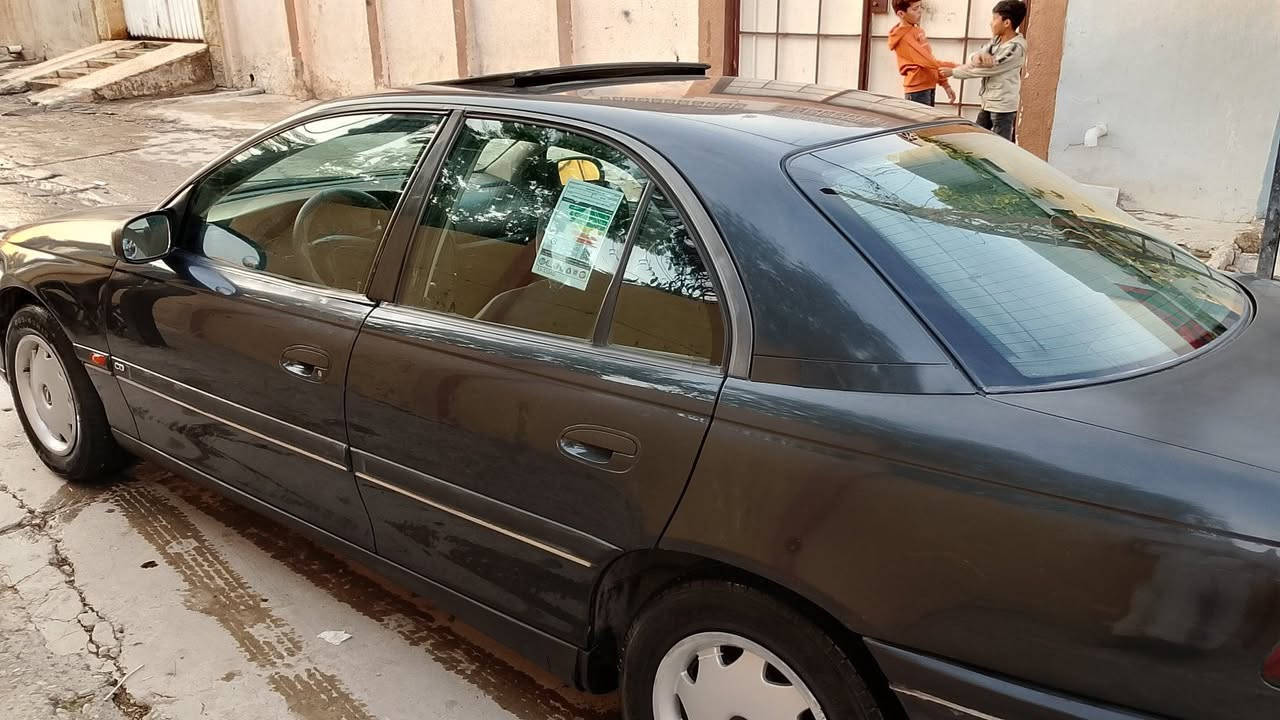 أوميكا بزون موديل 95 حجم 20 محرك كبس كير عادي رقم انكليزي نينوى بسمي سيارة وضع شركه طخم امامي وخلفي جديد داخل غرفه جديده كابون ورقي بيها قفل مركزي بردة خلفيه كهرب بطاريه جديده اطارات جدد بدون تبريد  بيها صبغ بوند وصندوق تقحيل بدون أي ضرر  مكانها الجانب الأيمن.. سعرها 48استفسار ***********
***********
