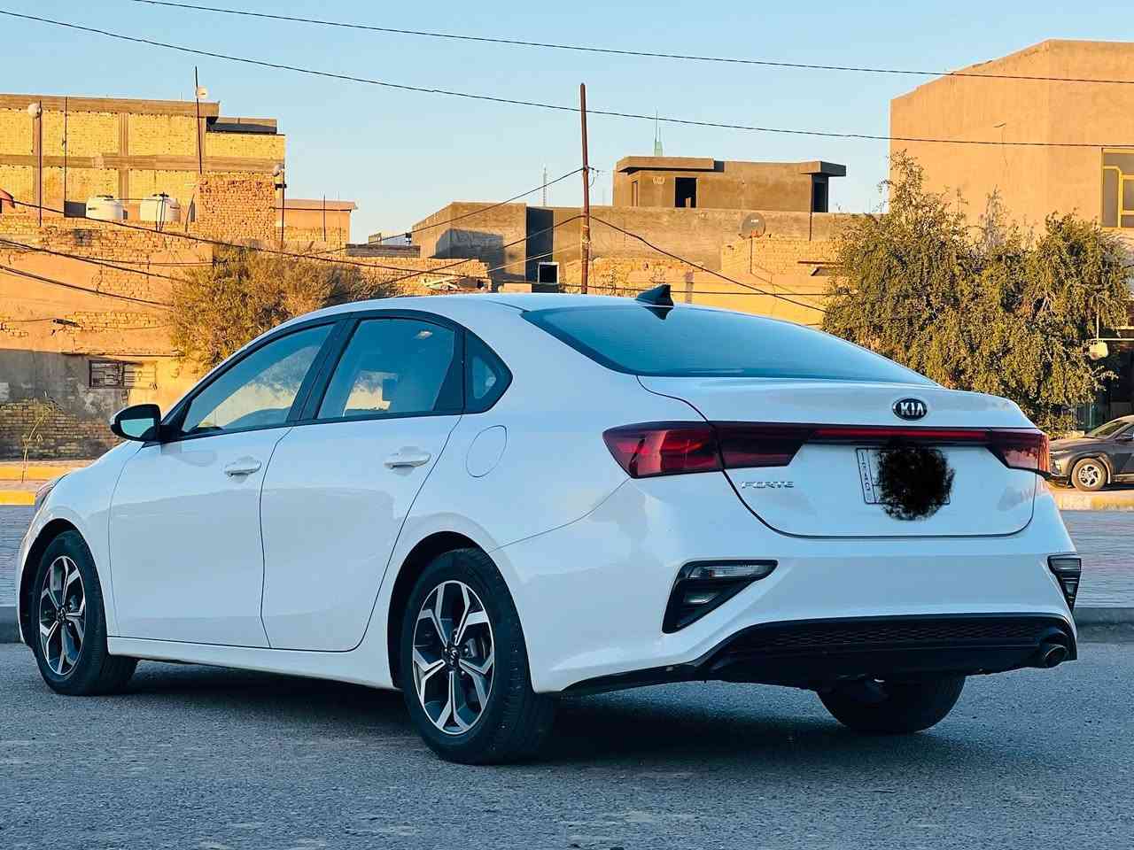 سلام عليكم للبيع فورتي 2021
رقم مثنى وكاله عامه من المعوق 
بيه بس جاملغ امامي امبدل بدون دواخل ولباقي مكفول  
مواصفات شاشه كأمره 3وضعيات قياده تحكم استيرن اشاير بل مري مري شفط 
كير AT
محرك2000ما مفتوح حداديه تبريد تخم تاير كله جديد 
وضع شركه.     السعر 128وبيه مجال 
للستفسار ***********
