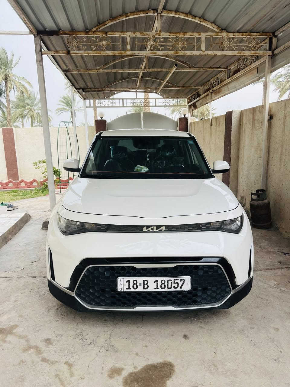 السلام عليكم 
للبيع كيا صول 2023 امريكي فقط البنيد صبغ 
والجاملغ الامامي بارد 
السياره جديده ب معنى الكلمه مكينه كير حداديه كله جديد على وضع الشركه 
مكان السياره بابل 
رقم بابل دولي الجديد 
للاستفسار الاتصال 
***********
***********

