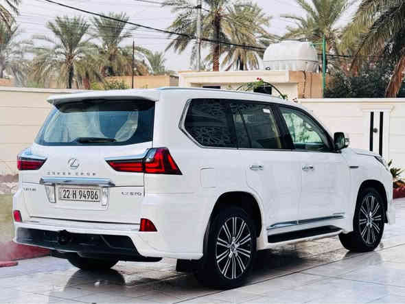 ﷽
‏‎سلام عليكم 
 للبيع اومراوس حسب القناعه 🌹
الفخامه والجمال بسياره وحده ❤️ 🌸 🙏🏻
‏LEXSES _ LX _570 _  2017 _ brem⚡️
لكزس 2017  فول مواصفات 1/1 بريم 
رقم اربيل بأسمي شخصياً 
‏SPORT /Sفول مواصفات محرك5700
ملاحظه( السيارة بيها قطعة فقط بدون دواخل باقي السيارة نظيفة بمعني الكلمة
(السبير مانزل )
والعدة غير مستخدمة
 بدون  _  دواخل وشرط الفحص 
گير و محرك بشرط كفاله 
ماشيه 88 الف  حقيقي 
________👇🏻المـواصـفـات 👇🏻___________ 
حساسات امامي خلفي 
كامرات 360 امامي وخلفي وجانبيات 4 كامرات 
مري شفط ونظام ترحيب 
تبريد ب الكشنات
باب خلفية كهرباء 
لايتات دبل عدسة + LED
جميع الكشنات كهرباء 🗼
زنون بلادي 🗽
  ♨️   جكات 
فتحة    🧐  ثلاجة 
نظام اقتصادي بانزين ECONOMY 
جلد كامل داخل لون بيجي
بلوتوث وتليفون ونضام الملاحة ☎️
ونظام تثبيت السرعة التكيفي المزود، ونظام صوت Mark Levinson مع 21 سماعة.
ومقاعد قابلة للتدفئة والتهوية
شاشات عدد 3
نظام مانع الانزلاق
نظام نزول المنحدرات 
اشارة في المرايا الجانبية
مخرج منفذ الطاقة ⚡
‏  Bluetooth / USB
بردات أبواب خلفية  
شاحن هاتف Wairlees
ستيرن كهرباء + خزن ستيرن + خزن كشنات
وبعد بيهة هواية مواصفات 
جديدة جدا  واستعمال نظيف جداً 
بالعافية ع تكون من نصيبة يستاهلها

🟩 السعر  المطلوب  _ ( 568 $ )💸💸قفل                            
ماكو هيج سعر بهيج نظافة مستحيل 
لاستفسار الاتصال ع الارقام التالية 📲📲

‏ *********** //‭0781 578 1463‬ ) 

تحياتي لجميع 🌹 🌸 🙏🏻
الموقع 
‏https://maps.google.com/?q=32.753235,44.410568 المحاويل, بابل
