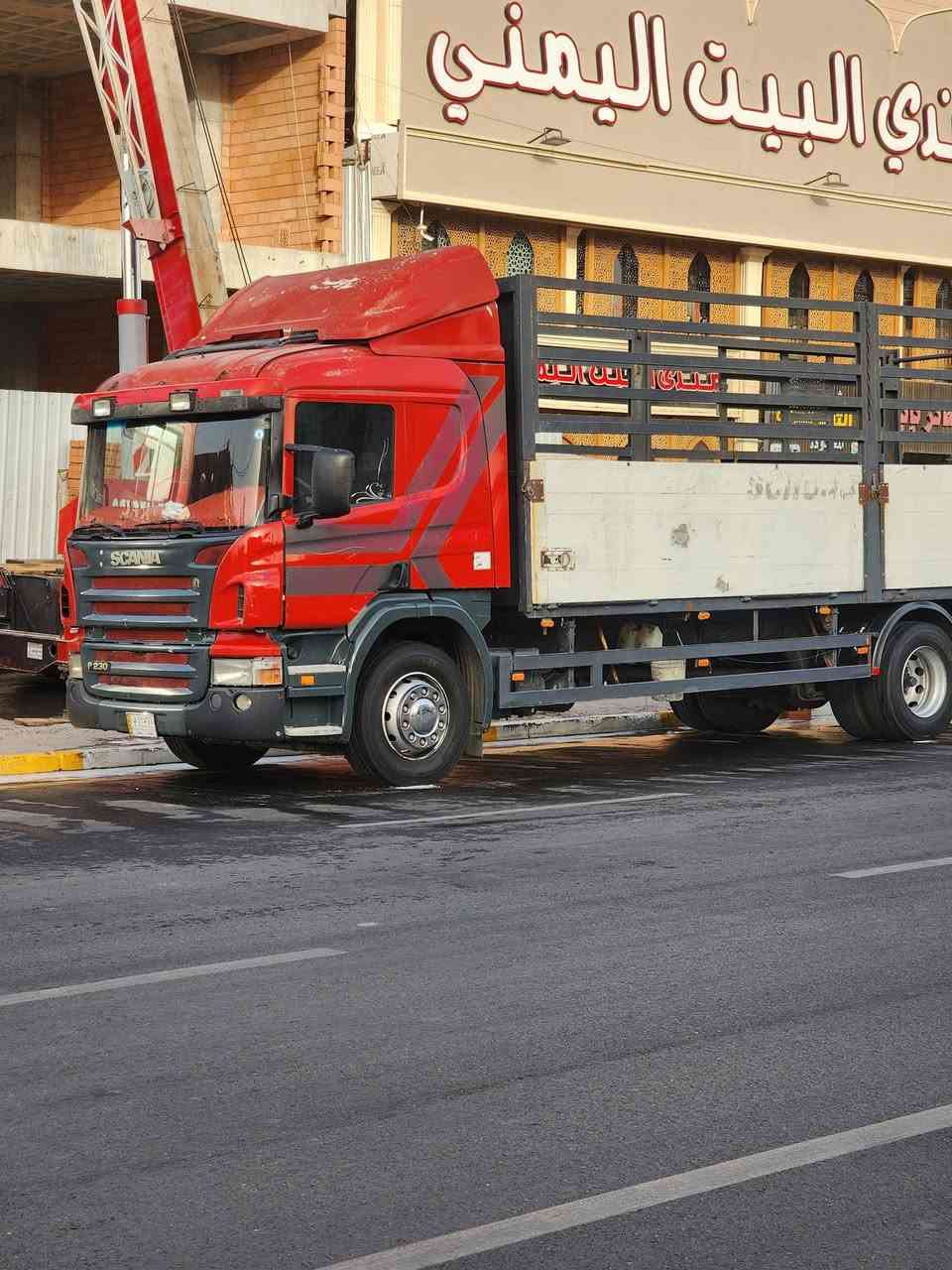 السلام عليكم شباب سكانيا للبيع موديل 2005 حجمp230 تخم تاير {5}بستم فول مواصفات /4 طن بسمي سنوية جديدة باقي بس استلام اللوحات انكليزي جوبلس أمامي خلفي كير 4×4 طول سبعة ونص قفل اكسل تدفئة تبريد باب جك قفل سرعه العنوان بغداد ***********\
