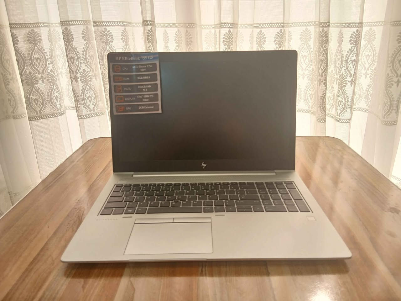💻 لابتوب HP EliteBook 755 G5 - وحش العمل والدراسة بنظافة خارقة! ✨
​إذا تدور على حاسبة "أخو الجديد" تمشيك بالدراسة الجامعية، الشغل، البرمجة، والتصفح السريع بدون أي تعليق.. هذا العرض إلك! الجهاز مفحوص قطة قطعة وبحالة المصنع.
​⚙️ المواصفات التقنية (فول مواصفات):
​المعالج: AMD Ryzen 5 Pro (أداء سلس وسريع للمهام الثقيلة).
​الذاكرة (الرام): 8GB DDR4 لاستجابة فورية بين البرامج.
​التخزين (الهارد): 256GB SSD M.2 (يشتغل اللابتوب بلمحة عين ⚡).
​الشاشة: 15.6 بوصة FHD IPS بدقة ألوان تخبل ومريحة جداً للعين.
​كارت الشاشة: 2GB الخارجي لتشغيل الألعاب والبرامج بسلاسة.
​🎁 باكج الهدايا المجاني المرفق ويا الجهاز:
​💼 حقيبة لابتوب متينة لحمايته.
​🖱️ ماوس مريح جداً للاستخدام اليومي.
​✨ اللزگة الخاصة بالمواصفات (الملصقة على الشاشة كما بالصور).
​🚚 العرض الأقوى:
التوصيل مجااااني بالكامل وبأسرع وقت لباب بيتك لأي محافظة بالعراق! 🇮🇶🚚
​💰 السعر: 350 دولار فقط!
​📍 موقعنا للمعاينة والفحص المباشر:
السليمانية - منطقة قولەرەیسی - خلف مسجد شهيد مريوان (تحت).
​📞 للحجز والتثبيت السريع: أرسل رسالة خاصة الآن أو تواصل معنا مباشرة عبر الواتساب: ***********. (الكمية قطعة واحدة فقط، الأولوية لأول متصل!). السليمانية, العراق
