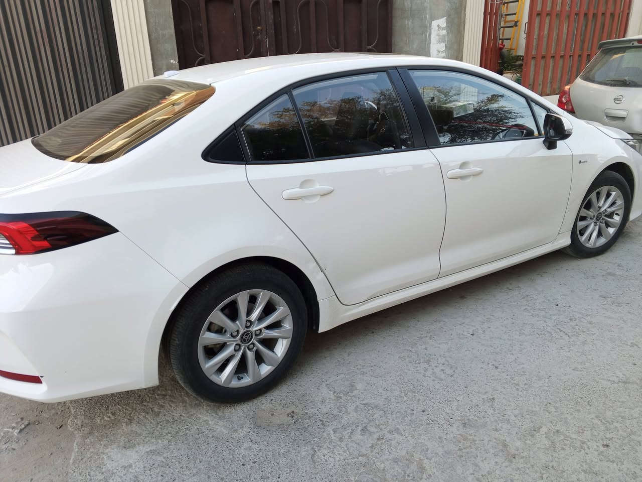 كورلا هايبرد 2025 
مرقم بغداد وجاهز مثبت لوحات وسنويه بسمي تحويل مباشر بسم المشتري داخلة ضمان شركه يعني كير و مكينه و بطاريات اي خلل يصير بيهم الشركه تتحمله 
🛑‼️ السعر 153 💵
عداد المسافه 16 ألف كيلو  فقط
💢مكفوله 💯
المواصفات 🔰فول🔥1/1
بصمة
فتحة سقف
محرك 1800
كشنات جلد اسود بلاد 💯
سايد بريك بصمة
لد امامي خلفي
اوتو هولد
مود درايف
شاشة
كامره دواره
كروز سرعه
تحكم ستيرن
رادار
وبعد بيها مواصفات
📍 العنوان بغداد حي الجهاد
الاتصال ☎️
***********📞
‏
