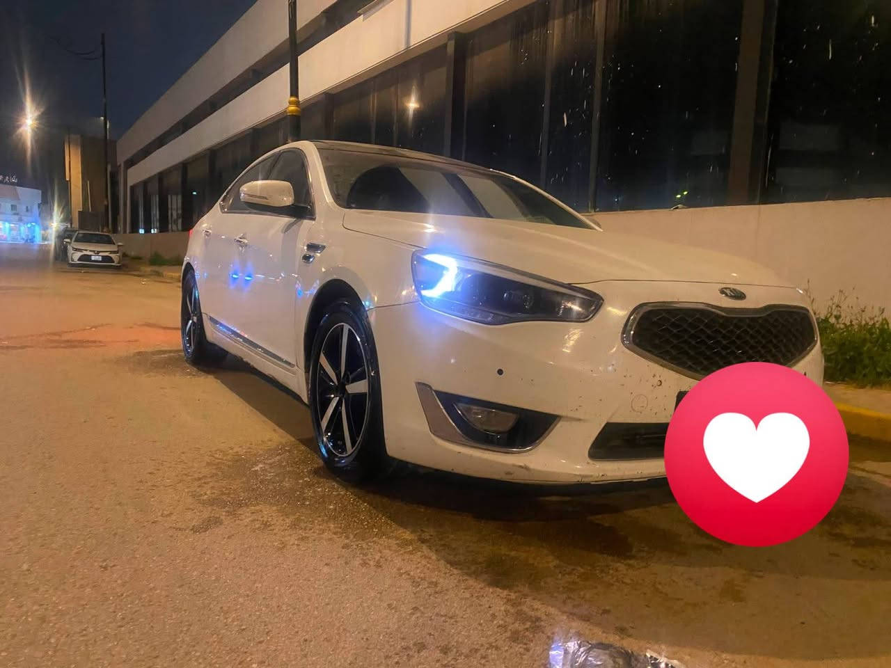 كيا كادينزا للبيع موديل ٢٠١٤ خليجي Vip ملكي
محرك مكفول من تبخير والتنقيص 
كير مكفول 
بانوراما 
نظام ترحيب 
مراي قلاب 
بصمه 
اوتو هولد
حساسات
لايتات شادلها عدسه سعرها ٢٠٠ دولار 
تحكم استيرن فول 
استيرن كهربائي 
كشنات كهربائي 
كشنات تدفئه و تبريد 
كشنات كله جديد  
نظام صوتي انفنتي 12 سماعه 
برده كهربائي ينزل ويه R
مرايه قلاب ويه R
تبريد ثلج قطعتين امامي و خلفي
شاشه 
كامره 
لوحه تحكم خلفي بالتبريد و المسجل 
وباقي كومه مواصفات المعروفه 
رقم اربيل الدولي جديد سنويه لل٢٩ 
سياره بيها ثلاث قطع صبغ وبيها تعمير بلغد جهت سايق وبيها كد اصبعين جوه قبق بانزين صبغ
السياره سعرها ١١٧ وبيها مجال 
*********** 
مكاني بغداد
