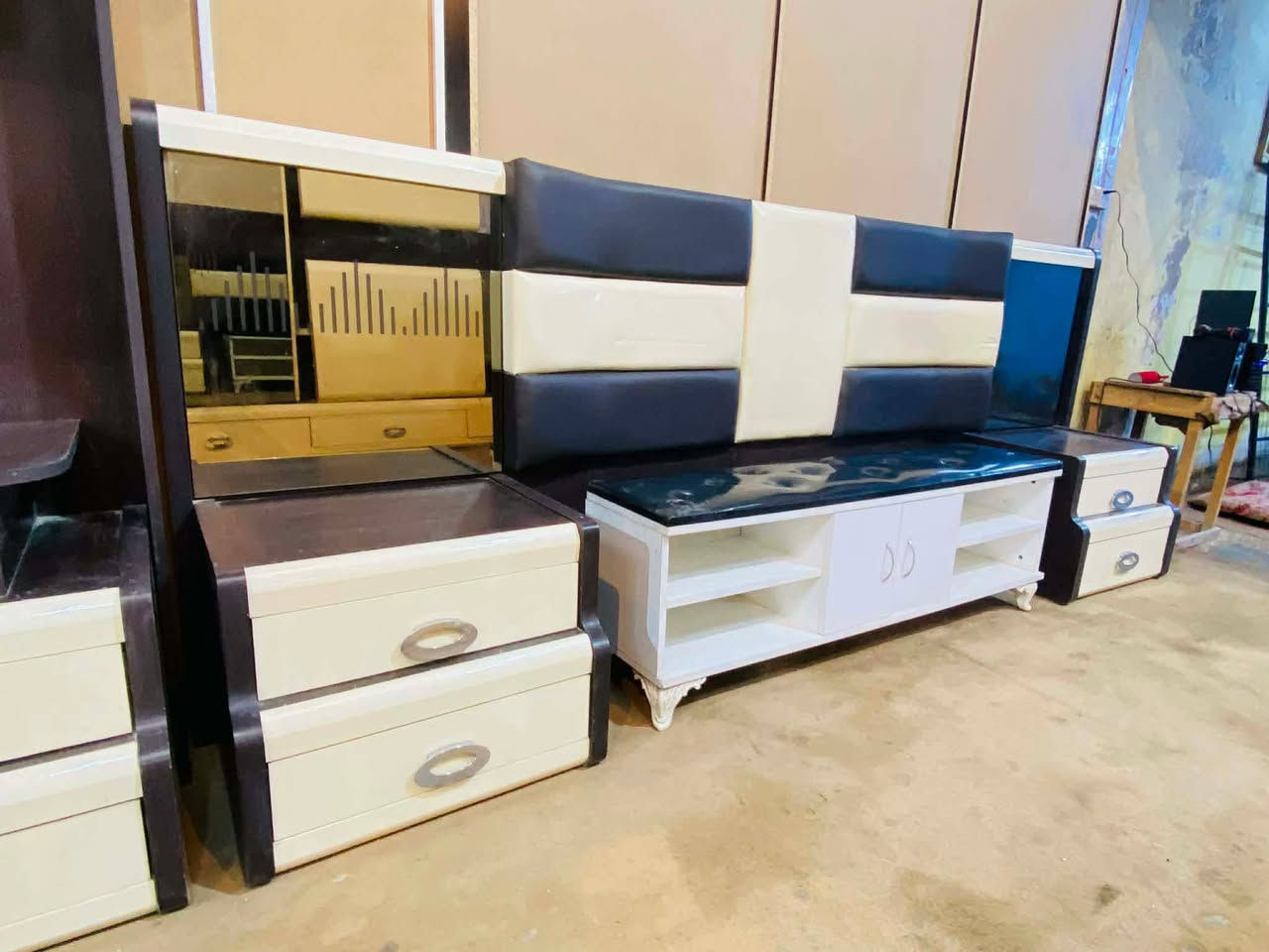 غرفة نوم تركي مستعمل
تتكون من 👈 10👈 قطع🥰
نضافة 80/%💯
بيها معرض بلازما 
السعر 👈750👈ألف فقط
مع نقل وشد داخل بغداد مجاني


**إذا كنت صاحب هذا الإعلان وتريد حذفه لأي سبب، رجاءا أرسل رسالة إلى الدعم الفني**