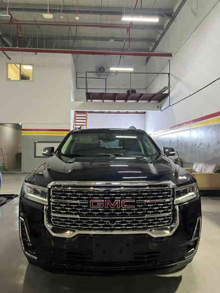 #المركبة    :  جي ام سي اكاديا 2021 فئة  دينلي اعلى فئه       لون نيلي
#الضرر      :  جاملغ خلفي ايسر جنطه  خلفي
المواصفات
1- جي ام سي  اكاديا 2021 لون نيلي 
2- محرك 6 سلندر حجم 3600
3- ويل حجم 18 اصلي مع طقم تاير اصلي 
4- قمارة السيارة حديد
5- قبق الجنطة كهربائي شفط
6- السيارة دفع رباعي 4x4 
7- بصمة 4 ابواب  وبصمة تشغيل وتشغيل عن بعد 
8- لايتات زينون عالي ناصي 
9- اشارات بالمرايا الجانبية مع حساسات الاجتياز 
10- غرفة السيارة جلد اسود اصل 
11- تحكم كهرباء لمقعد السائق فقط 
12- حساسات امامي وخلفي اصل 
113- تحكم ستيرن جهتين متكامل الايعازات
14- شاشة دشبول كبيرة لمجموعة من الايعازات 
14- مقاعد وسطية فصل سياحي 
15- عداد المسافة28000ميل فقط
16- حاجب امامي LED مع لايتات زينون عالي وناصي 
17- رادار امامي مانع للتصادم واعطاء التنبيه 
18- كاميرا خلفية دوارة مع الستيرن 
19- خاصية تحديد المسار في الطرق الخارجية 
20- سستم نيكل لمقدمة المركبة 
21- السيارة 7 راكب مع 3 قطه تبريد 
22- شاشة دشبول كبيرة لمجموعة من الايعازات
23-تحكم ستيرن جهتين متكامل الايعازات بدون إرباك
السيارة معروضة للبيع 295$         اتصال واتساب ***********  بغداد حي اور معرض نور الهدى
