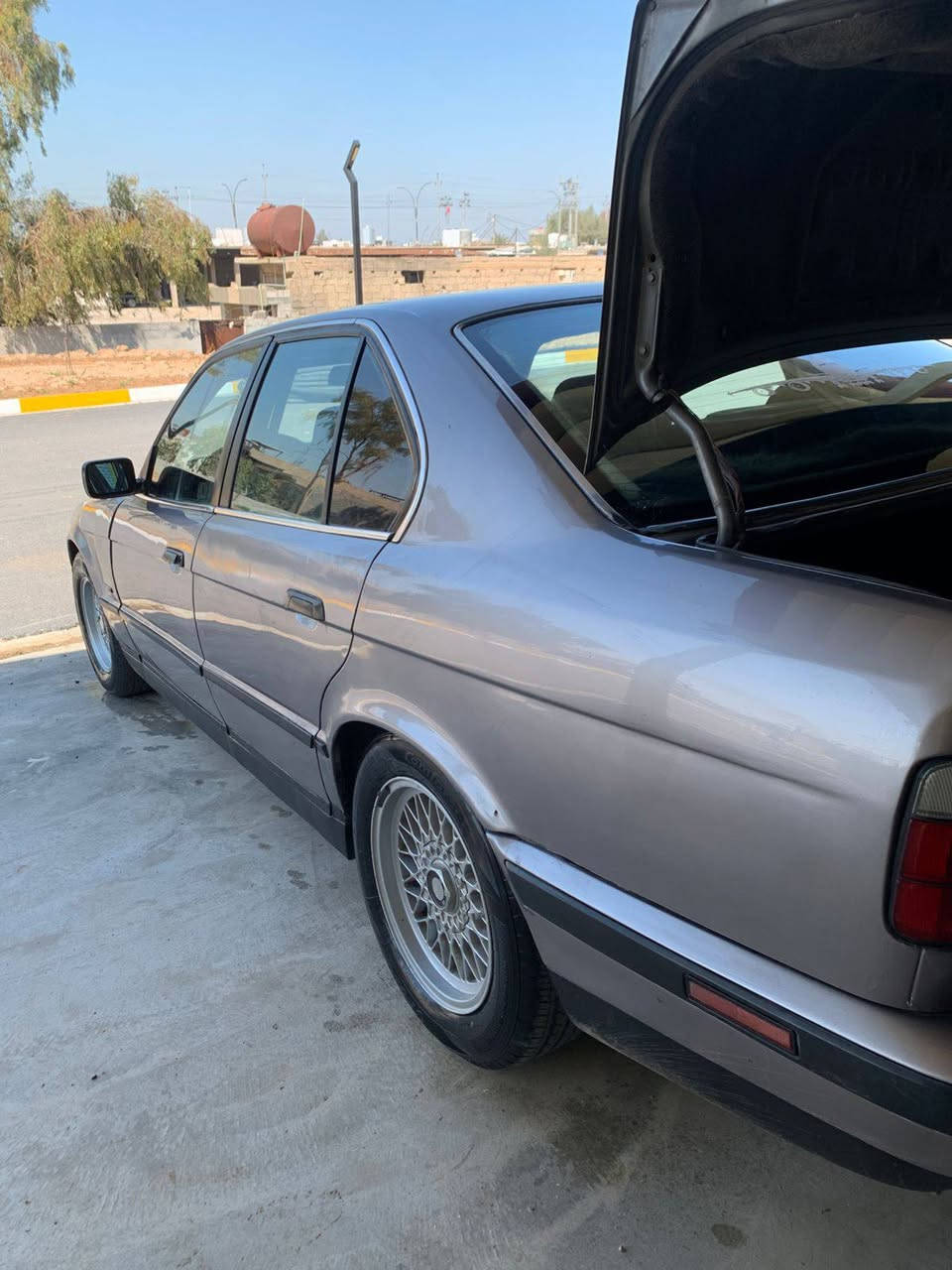 سلام عليكم بيأم525موديل1991رقم اربيل شرط تحويل وكاله محرك مسكر تك فانوص بجم عويض سقف سلايت اربع جام كهربأ دبل أيرباك دبل جكمجه كير عادي يشك الكاع صدر امامي خلفي جديد تخوم تاير جديد بدون ضربه صبغ جماليه فقط مكان دياله خانقين رقم ***********
سعر 52وبي مجال للطيبين
