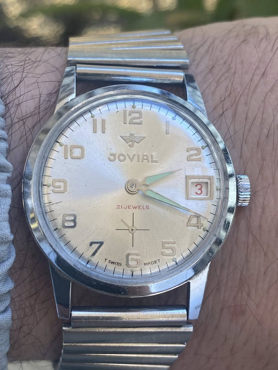 السلام عليكم 
جوفيال مخزن 
اصدار محدود من اصل ٤٦٠ قطعة 
نصب تكويك 
ميل ثواني منفصل 
عقارب وارقام لامينوس مضيئة
بلادية بالكامل
ستانلس ستيل بالكامل 
مقاومة للماء 
زجاج مقاوم للخدوش 
عدسة مكبرة لليوم 
القطر ٣٣ 
السعر ١٦٠  الف 
يوجد توصيل لجميع المحافظات 
***********
