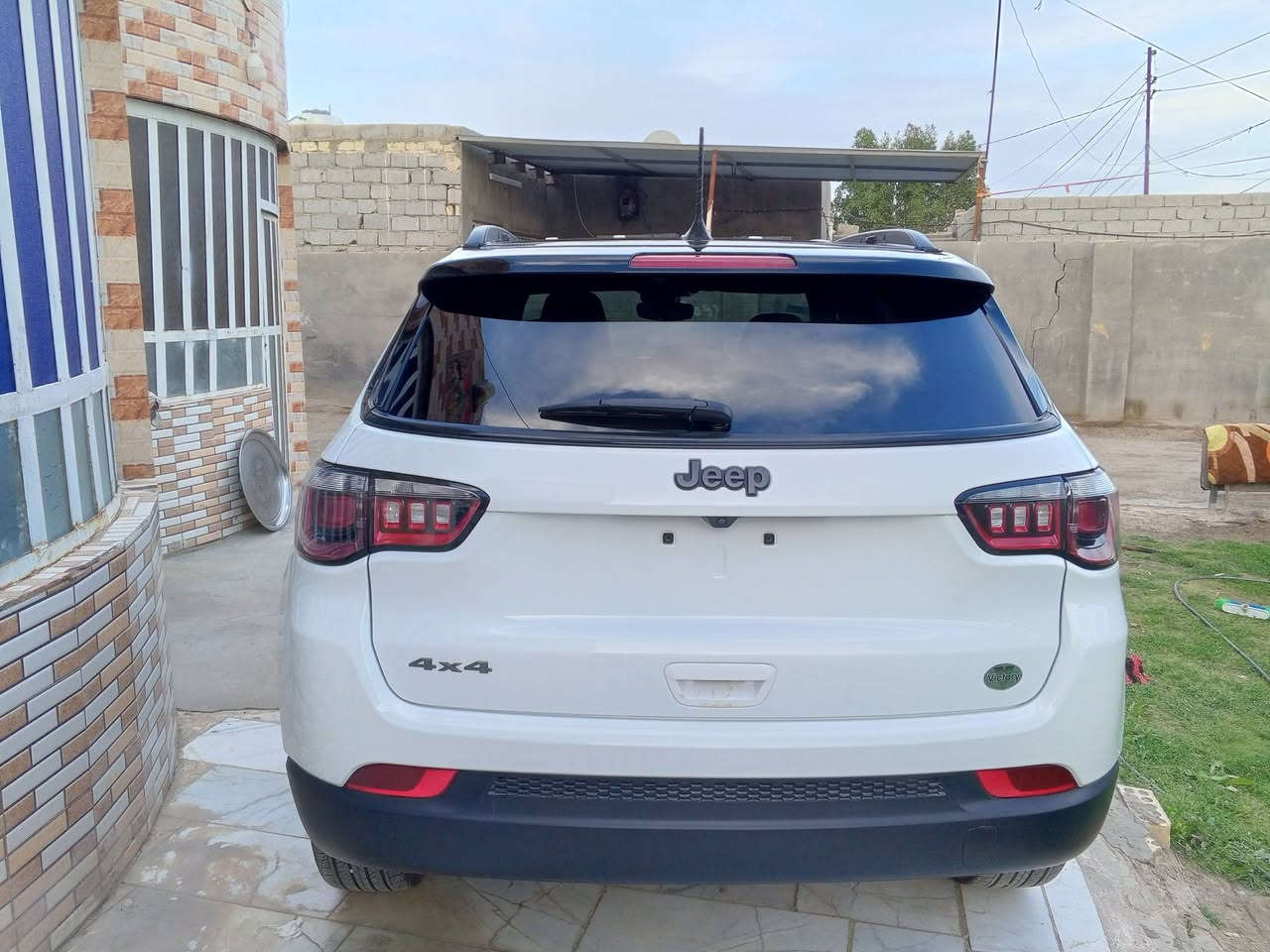 البيع جيب كومباس موديل 24 فئه لامتت وارد امريكي حادث سيارة جاملغ المامي تبديل جهه اليمين فقط بدون اي دواخل بجم كبس عله واضع شركه ماشيه 7400 
سعر 170 ورقه / عنوان بابل الشوملي/رقم الهاتف ***********
