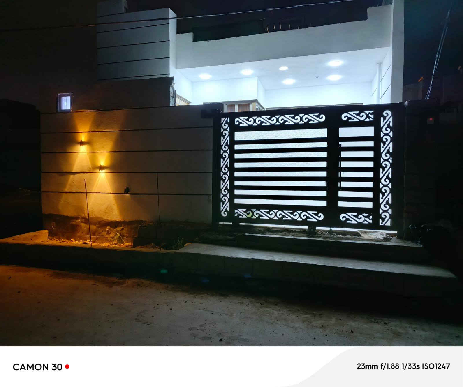 سلام عليكم دار البيع المساحه 150 متر طابو زراعي سند 25 بي غرفتين نوم وصاله ومطبخ وستقبال ومدخل وطابق الثاني ماساس نفس جوه الموقع بعقوبه التحرير الحولي  السعر 95 اتصل ***********.           ***********
