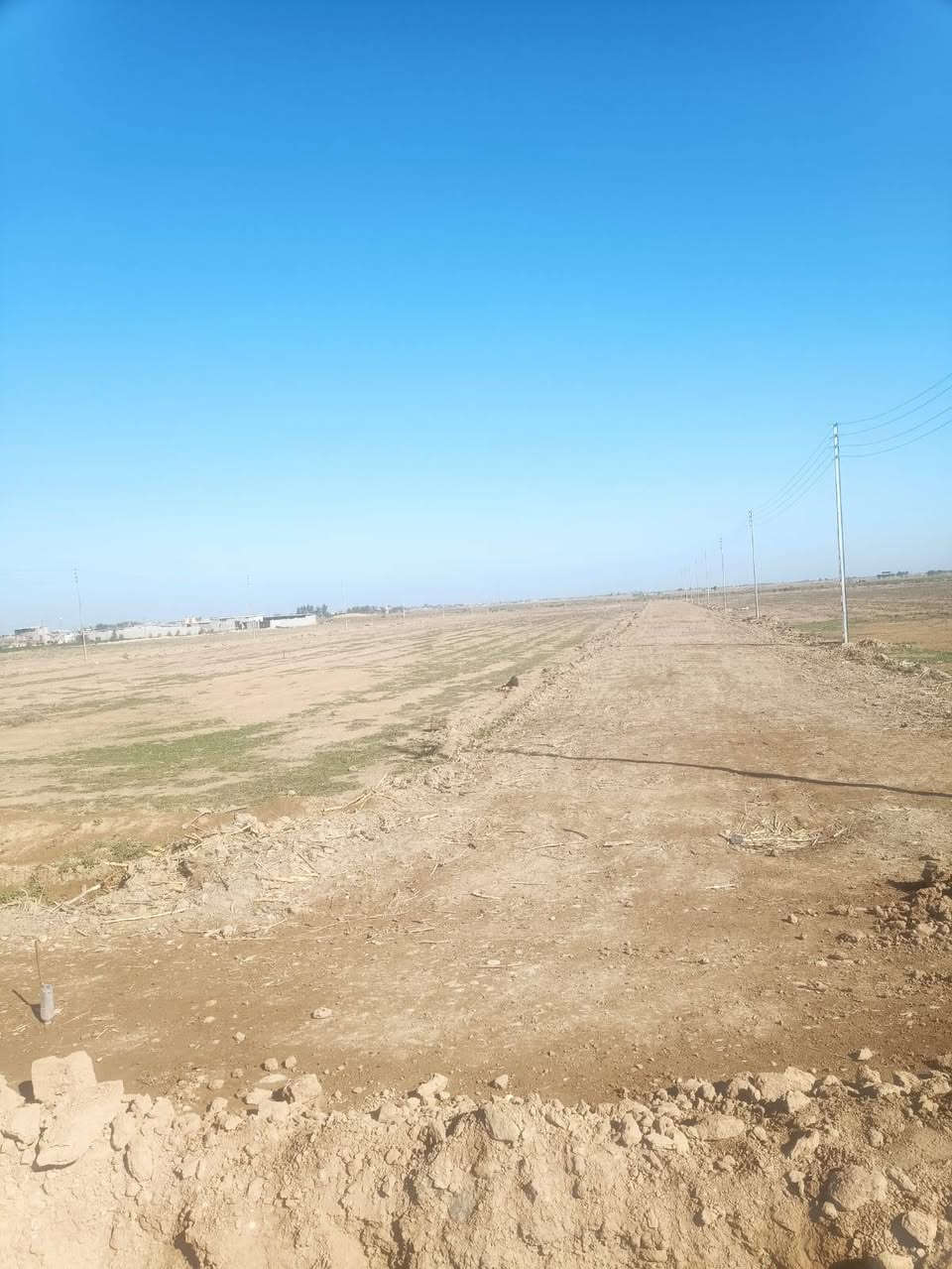 السلام عليكم. للبيع قطع حسب الطلب قريبه علئ السكن بيهه كهرباء وماء وشارع ١٠ متر مفروش سبيس في خان بني سعد قريه السيح خلف معمل الغاز علمآ بأن نزال الأرض ٢٠ متر للاستفسار الاتصال على الرقم ***********
